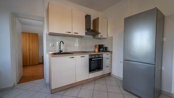 Apartment in ruhiger Lage mit Blick auf den gemeinsamen Außenpool, 5