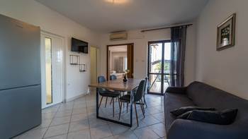 Apartment in ruhiger Lage mit Blick auf den gemeinsamen Außenpool, 2