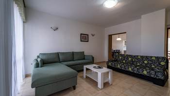 Große 3-Zimmer-Wohnung für 8 Personen, Balkon, Gemeinschaftspool, 1