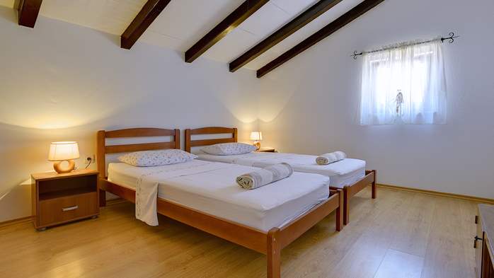 Villa with private pool, decorated in traditional Istrian style, 27