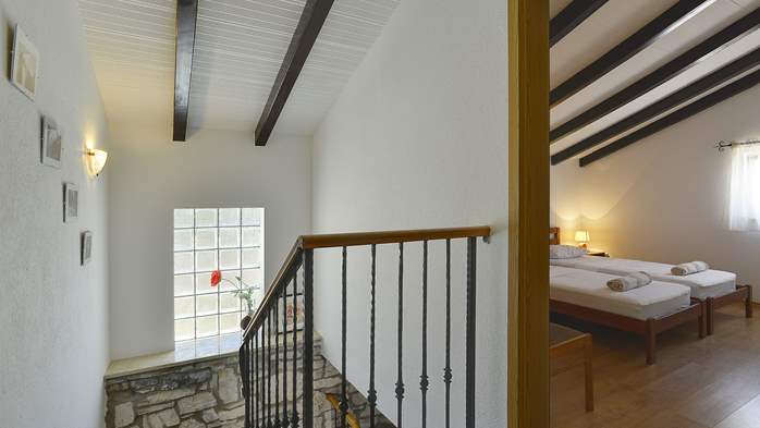 Villa with private pool, decorated in traditional Istrian style, 32