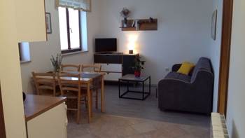 Lovely apartment with terrace and shared pool, 4 persons, 1