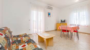 Simply furnished apartment for 4 persons with private balcony, 3