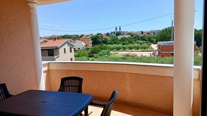 Appartamento arredato in modo semplice per 4 persone con balcone, 10