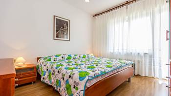 Elegant apartment for 4 persons, two bedrooms, balcony, sea view, 5