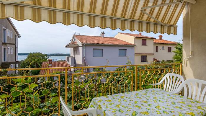 Elegant apartment for 4 persons, two bedrooms, balcony, sea view, 8