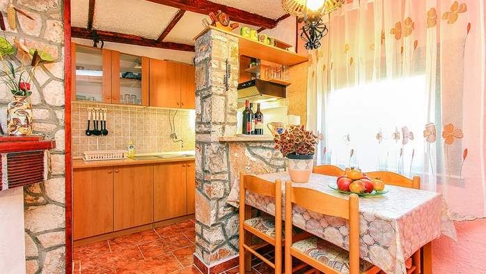 Charming holiday house in Medulin with stone details, fireplace, 16