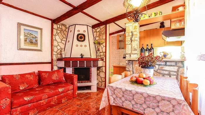 Charming holiday house in Medulin with stone details, fireplace, 9