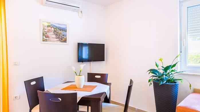 A tastefully furnished apartment for 5 persons with two bedrooms, 5