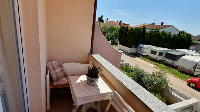Lovely air-conditioned apartment, with private balcony and SAT-TV, 9