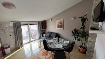 Nice air-conditioned attic apartment with 2 bedrooms and balcony, 9