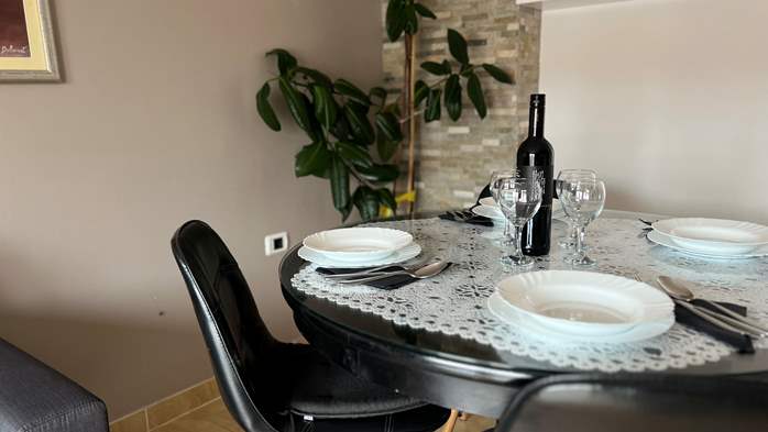 Nice air-conditioned attic apartment with 2 bedrooms and balcony, 11