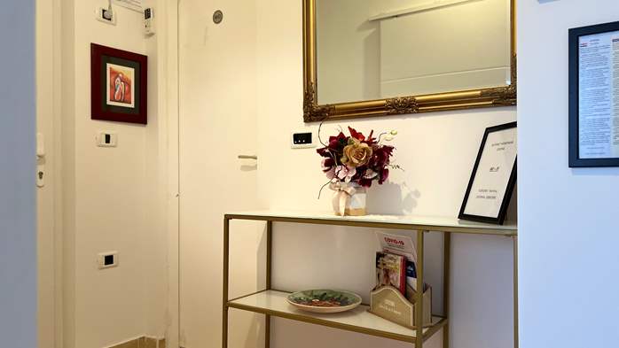 Nice air-conditioned attic apartment with 2 bedrooms and balcony, 2