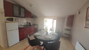Nice air-conditioned attic apartment with 2 bedrooms and balcony, 2