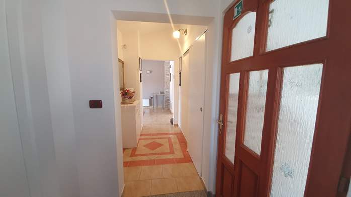 Nice air-conditioned attic apartment with 2 bedrooms and balcony, 12