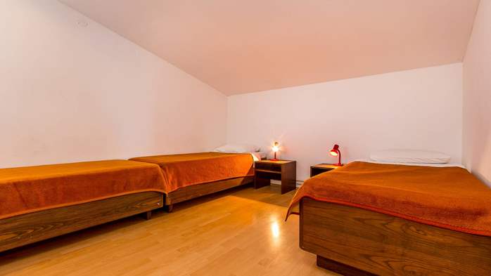 Klimatisierte FeWo mit 2 Schlafzimmern im Dachgeschoss des Hauses, 6