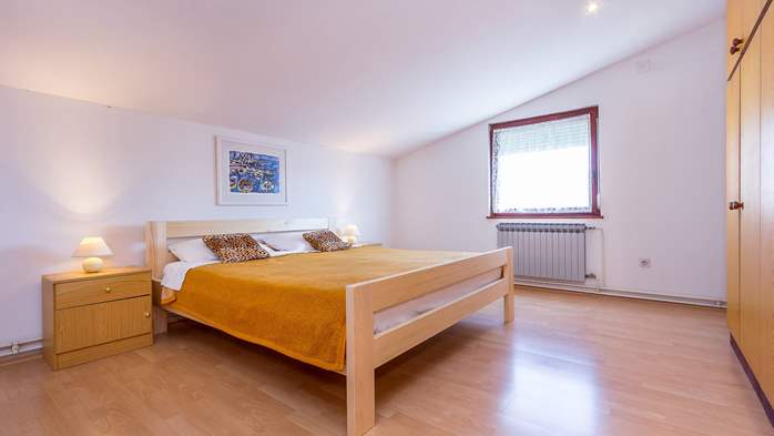 Klimatisierte FeWo mit 2 Schlafzimmern im Dachgeschoss des Hauses, 5