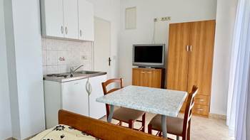 Klimatiziran apartman s terasom i dvije spavaće sobe za 6 osoba, 5