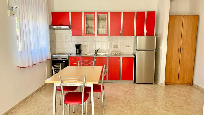 Klimatisiertes Apartment mit Terrasse und 2 SZ für 6 Personen, 4