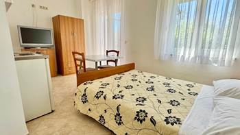 Klimatiziran apartman s terasom i dvije spavaće sobe za 6 osoba, 8