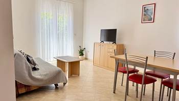 Klimatiziran apartman s terasom i dvije spavaće sobe za 6 osoba, 2