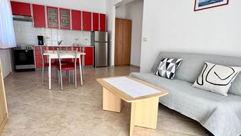Klimatiziran apartman s terasom i dvije spavaće sobe za 6 osoba, 1