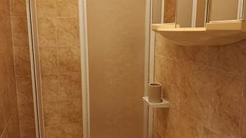 Air-conditioned apartment with terrace and two bedrooms for six, 14