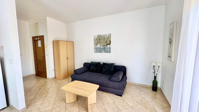 Angenehmes Ambiente der Ferienwohnung für 4 Personen, Klimaanlage, 1