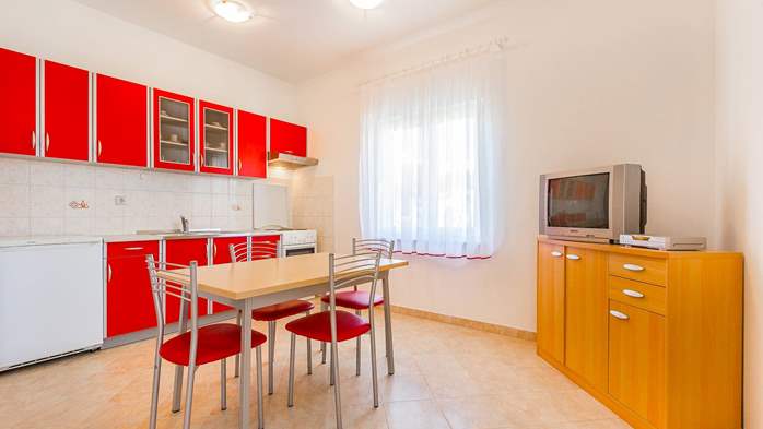 Comfortable apartment in Medulin for 4 persons, air conditioning, 1