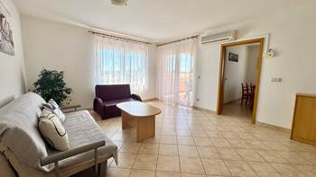 Komotan apartman s dvije spavaće sobe za 6 osoba na 2.katu, 2