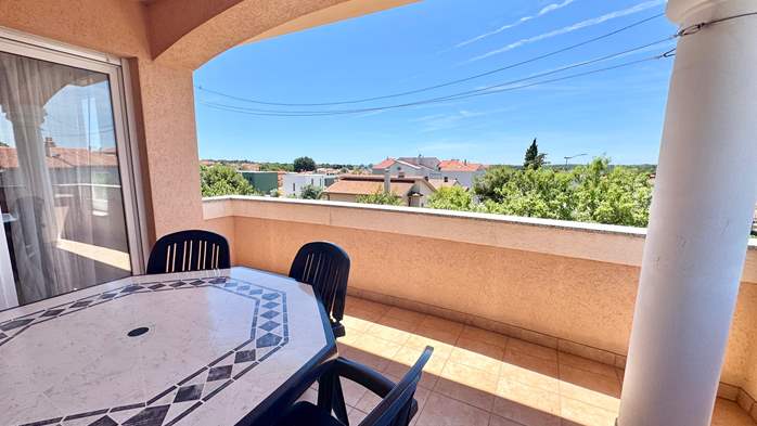 Geräumiges Apartment mit 2 SZ für 6 Personen im 2. Stock, 16
