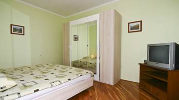 Apartment on the ground floor for 2-4 persons, SAT-TV, garden, 6