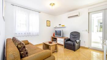 Beautiful apartment on the ground floor, with air conditioning, 2