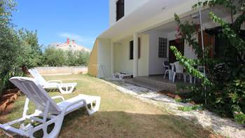 Apartment for 4 persons with private terrace and garden, parking, 9