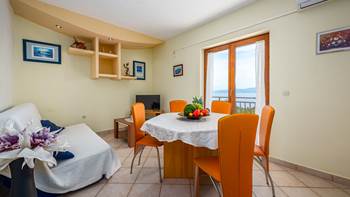 Second-floor apartment, with 2 bedrooms, sea view balcony, WiFi, 3